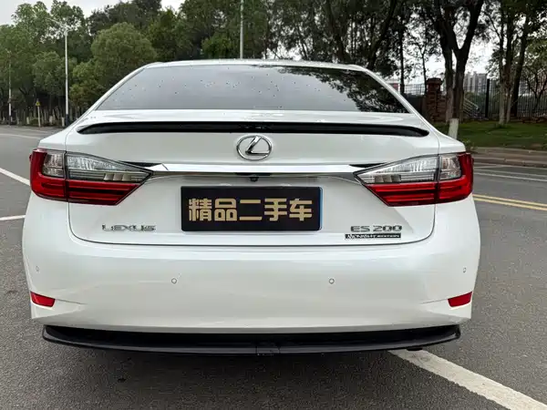 Lexus ES 2016