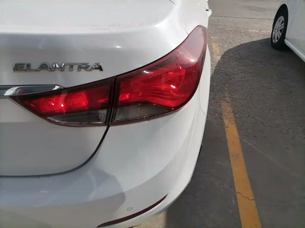 Hyundai Elantra Langdong 2017 — фото 24
