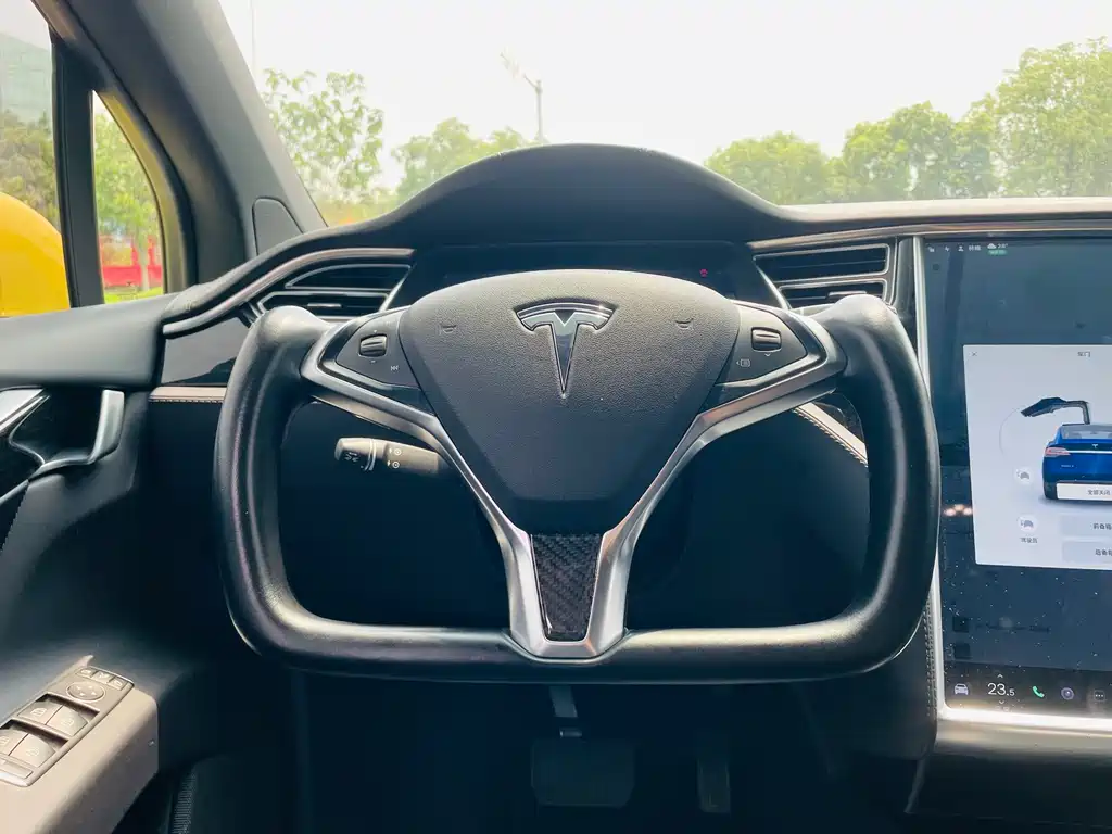 Tesla Model X 2017 — фото 21