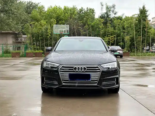 Audi A4L 2018