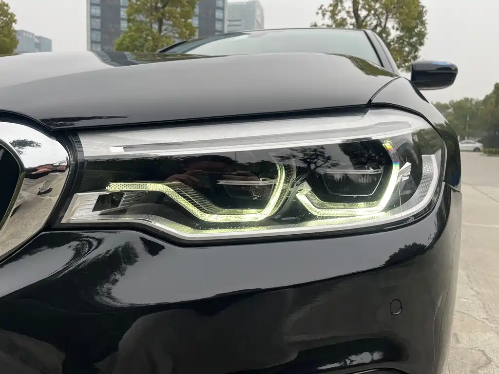 BMW 5 Series 2020 — фото 14