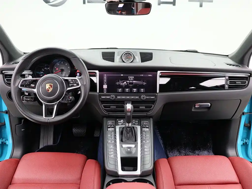 Porsche Macan 2019 — фото 14