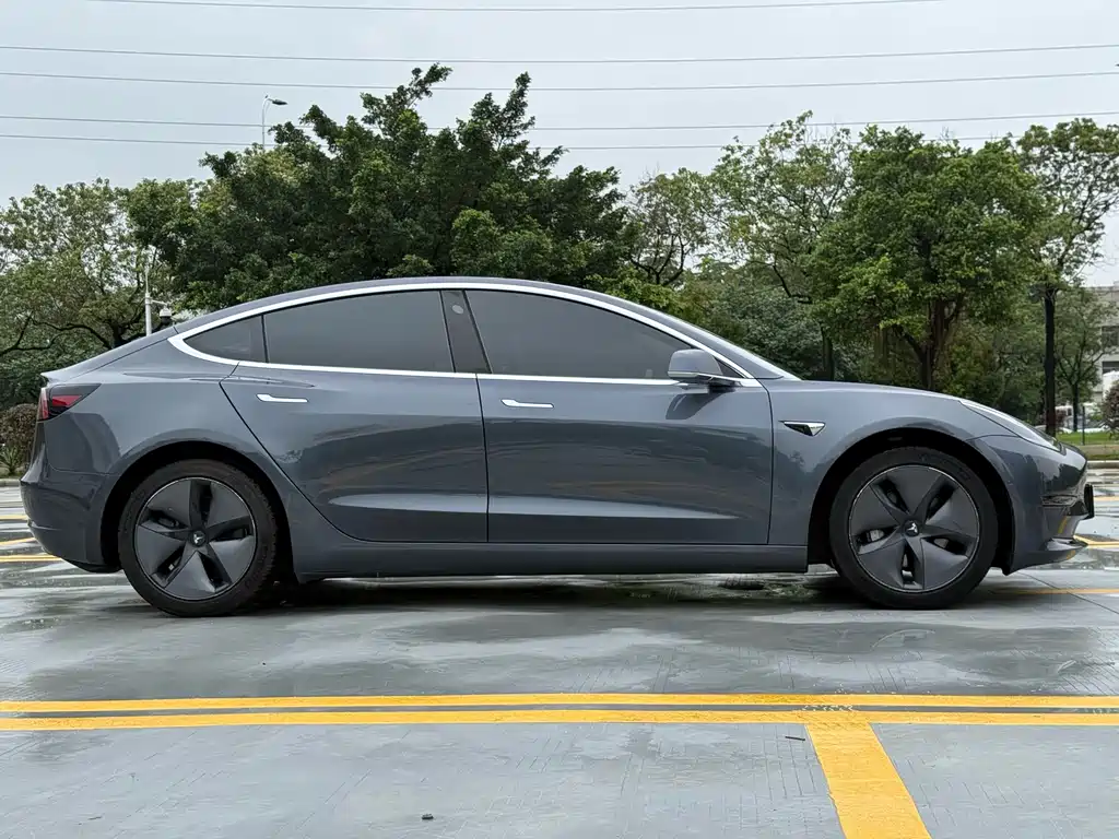 Tesla Model 3 2019 — фото 16