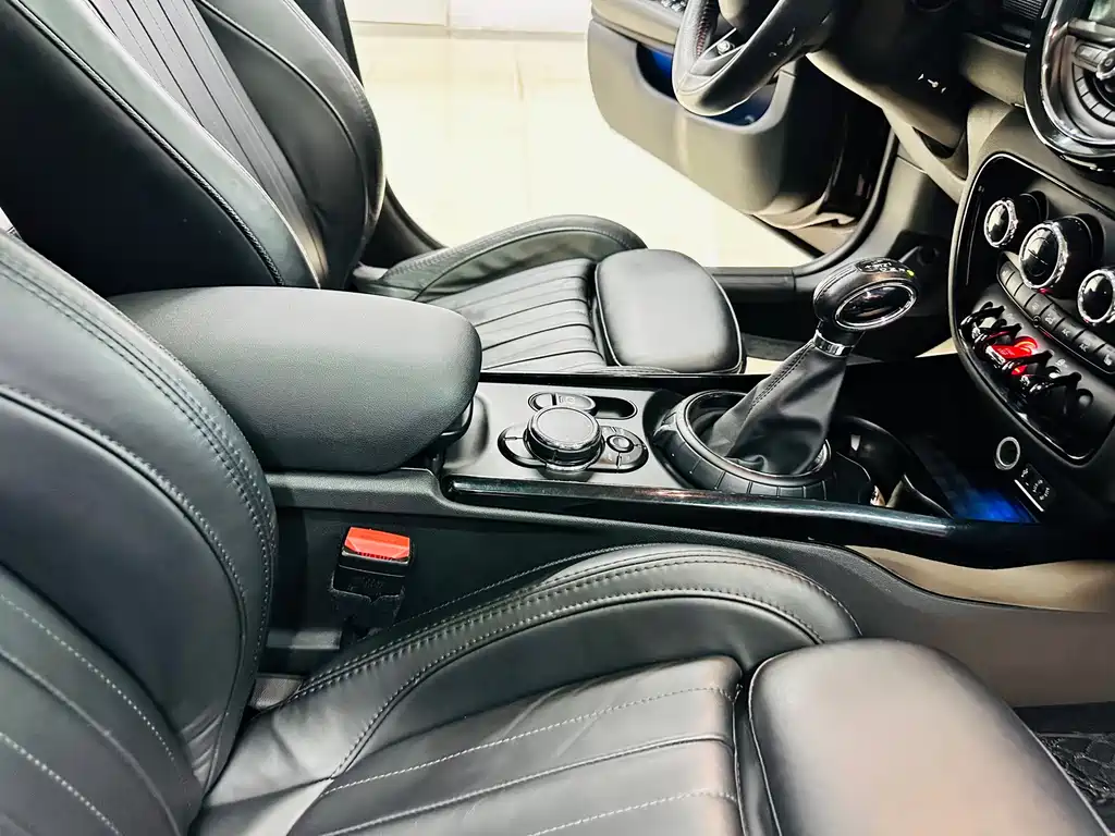 MINI Clubman 2018 — фото 24