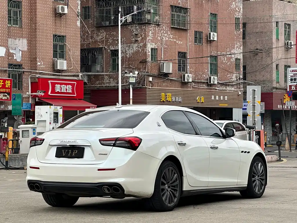 Maserati Ghibli 2021 — фото 9