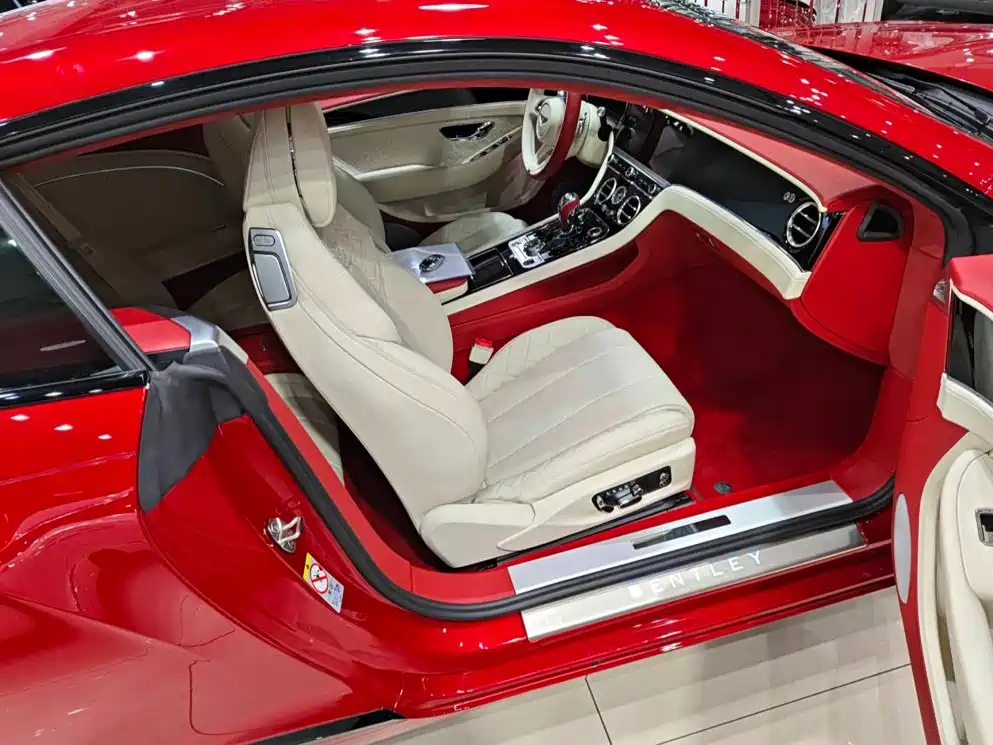 Bentley Continental 2023 — фото 10