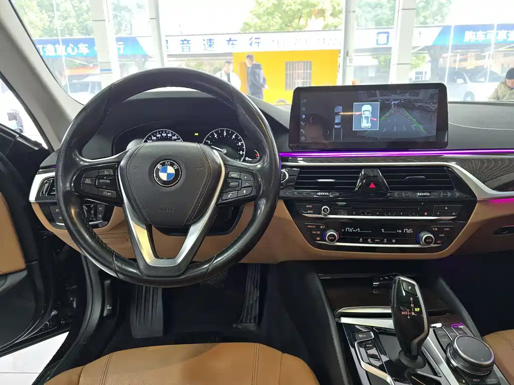 BMW 5 Series 2017 — фото 13