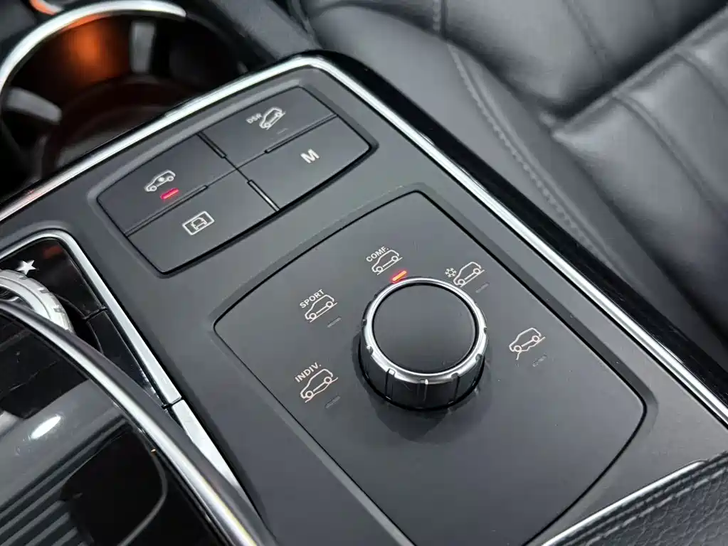 Mercedes-Benz GLS 2017 — фото 20