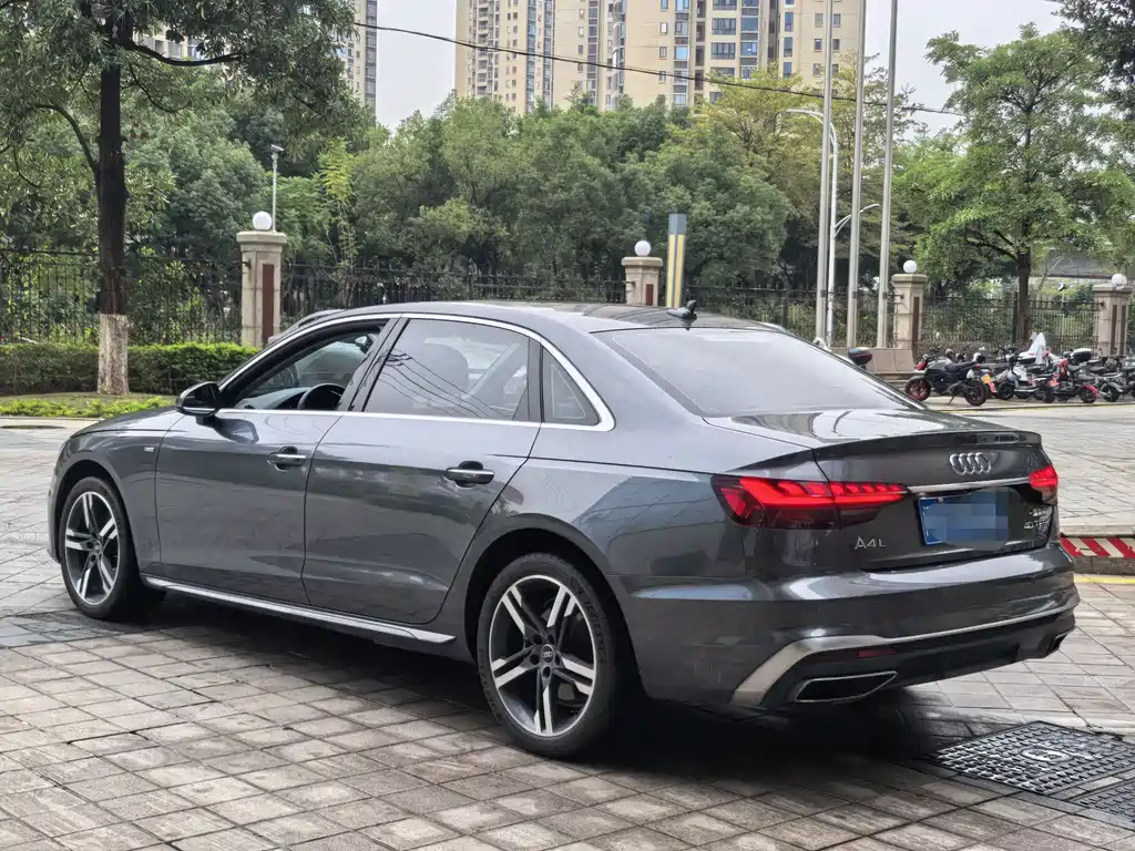 Audi A4L 2023