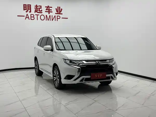Mitsubishi Outlander 2023