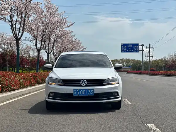 Volkswagen Sagitar 2018