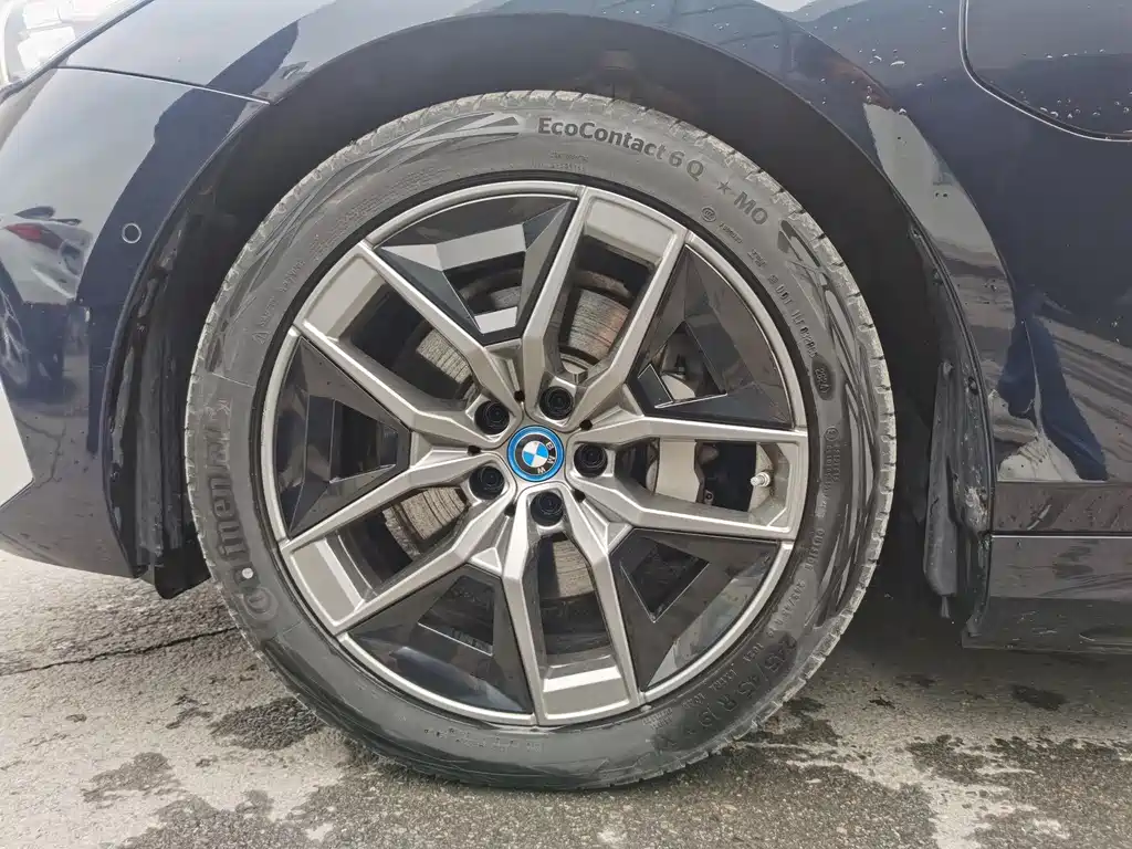 BMW i5 2025 — фото 9