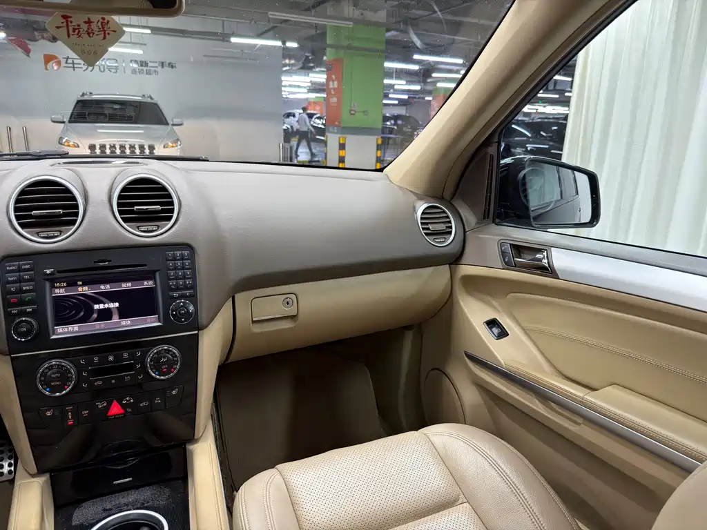 Mercedes-Benz M-Class AMG 2010 — фото 14