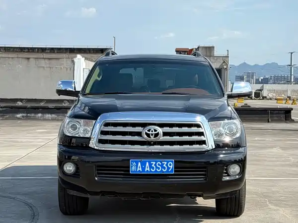 Toyota Sequoia 2015