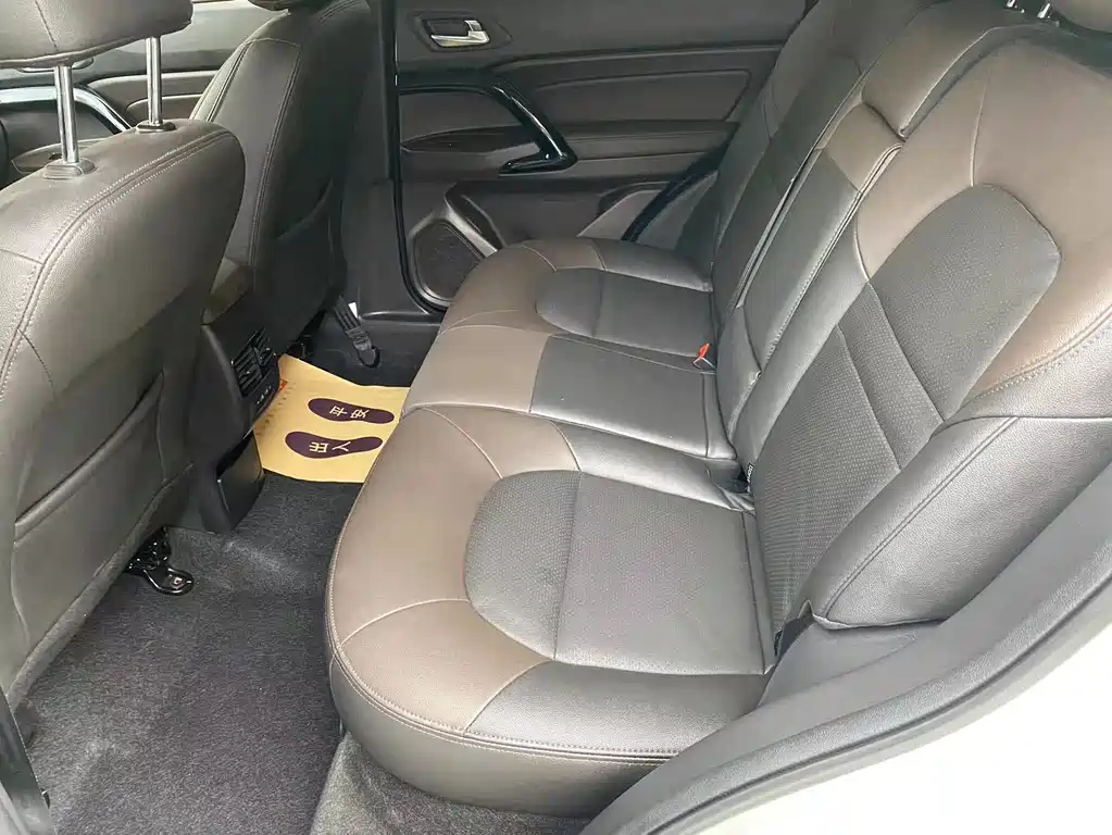 GAC Motor GS4 Hybrid 2017 — фото 7