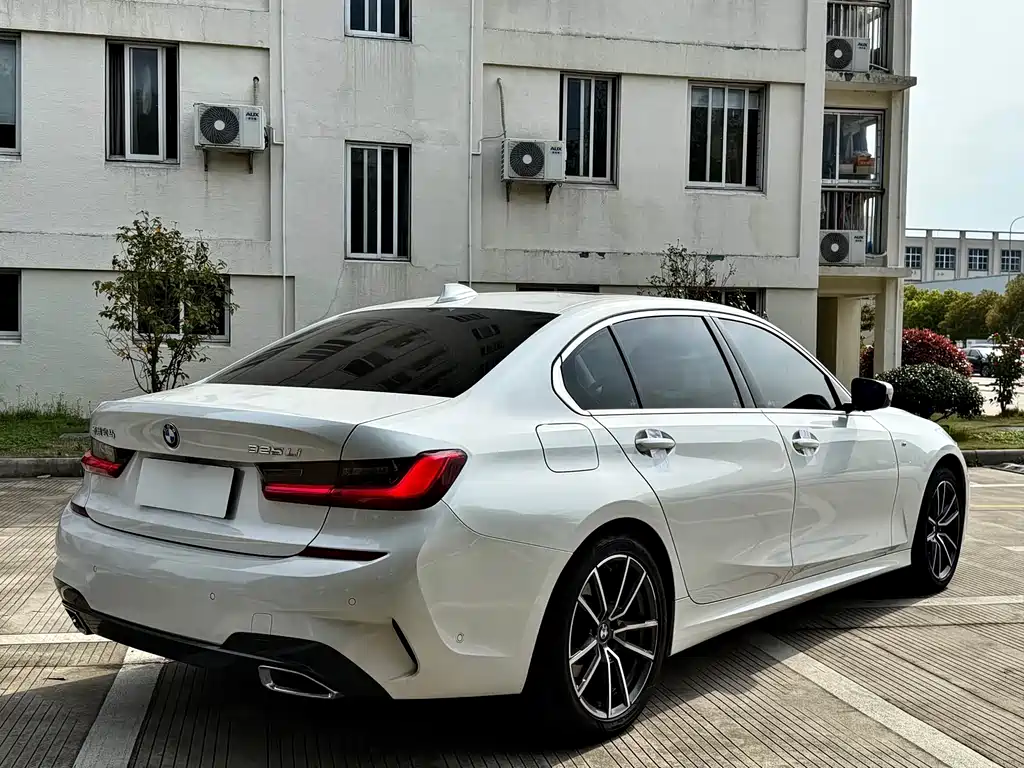 BMW 3 Series 2021 — фото 12