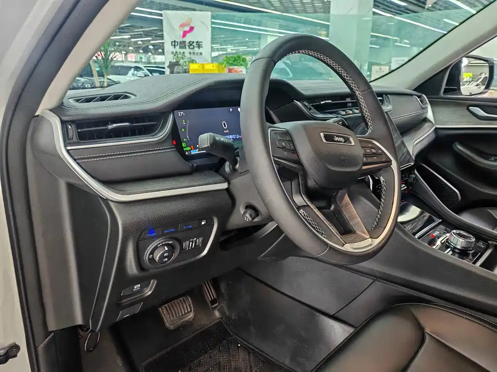 Jeep Grand Cherokee 4xe 2025 — фото 5