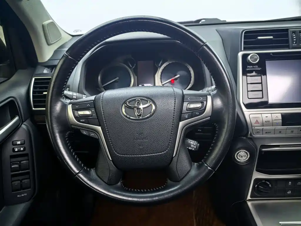 Toyota Prado 2020 — фото 15