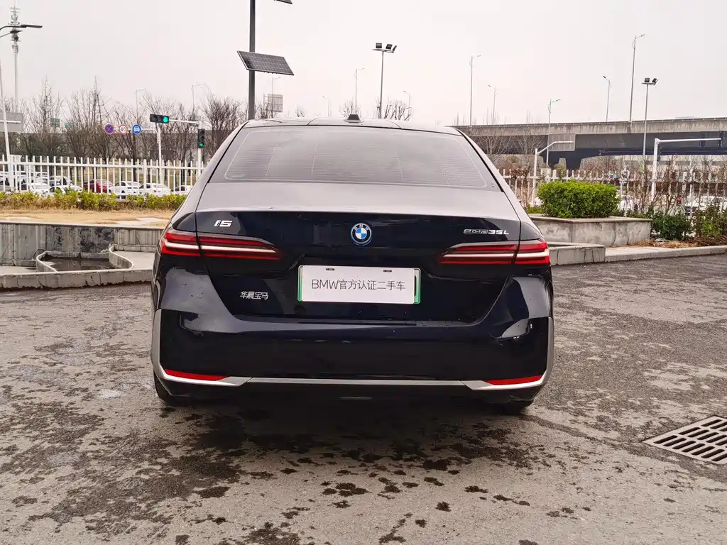 BMW i5 2025 — фото 4