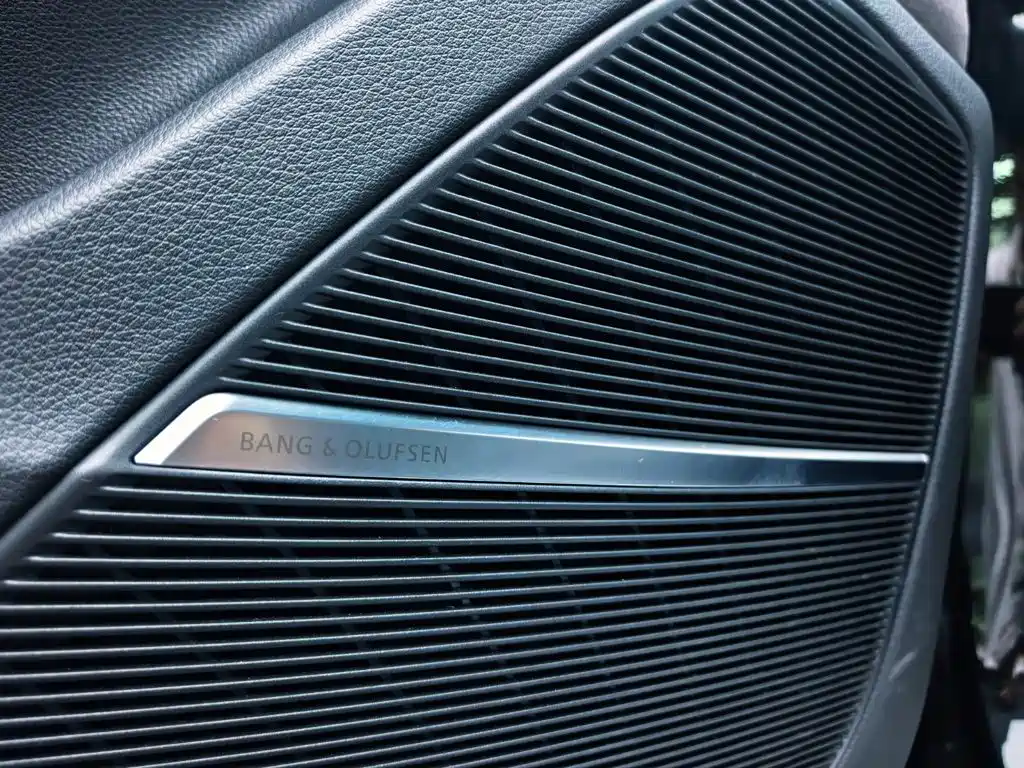 Audi Q8 2021 — фото 15