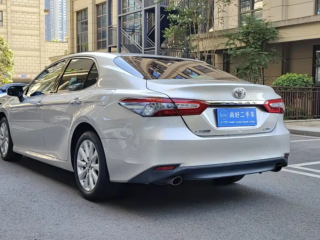 Toyota Camry 2018 — фото 4
