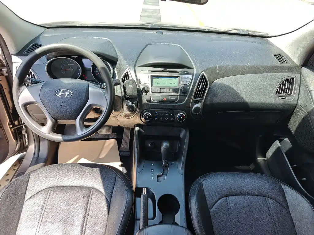 Hyundai ix35 2015 — фото 9