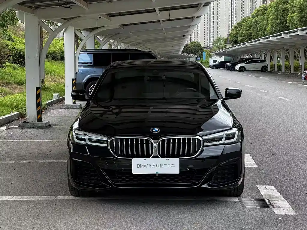 BMW 5 Series 2022 — фото 10