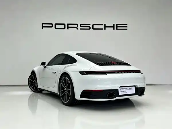 Porsche 911 2023