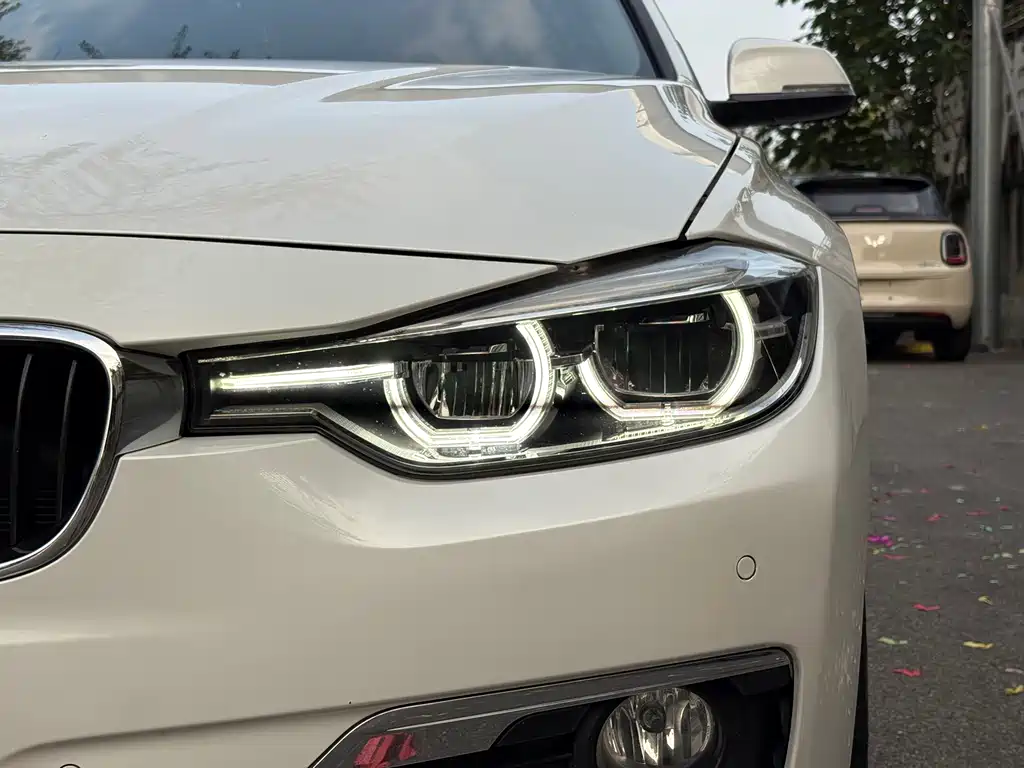 BMW 3 Series 2017 — фото 15