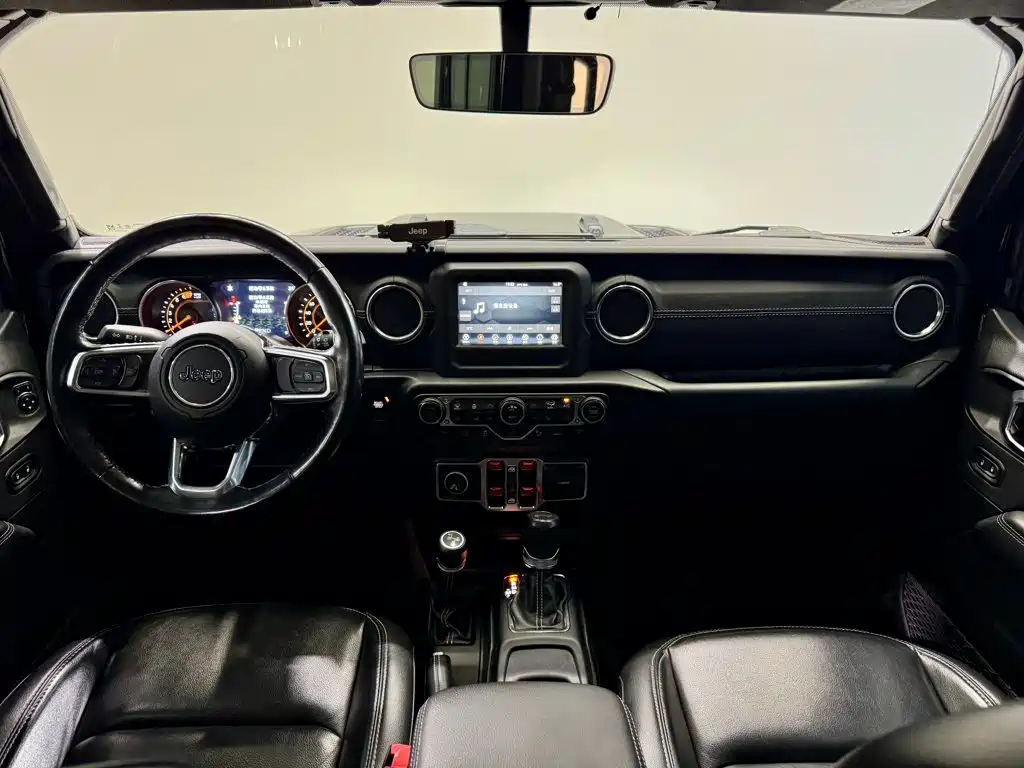 Jeep Wrangler 2021 — фото 11
