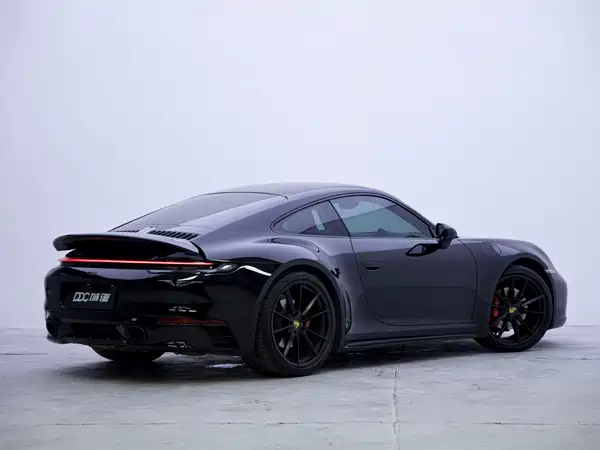 Porsche 911 2023