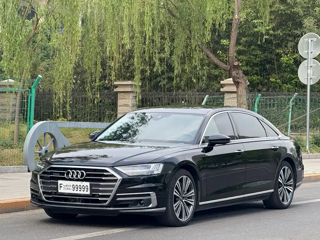Audi A8 2020 — фото 1