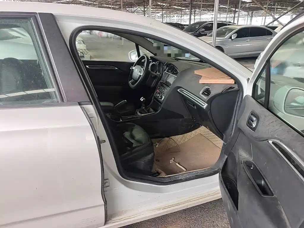 Citroën C4L 2015 — фото 11