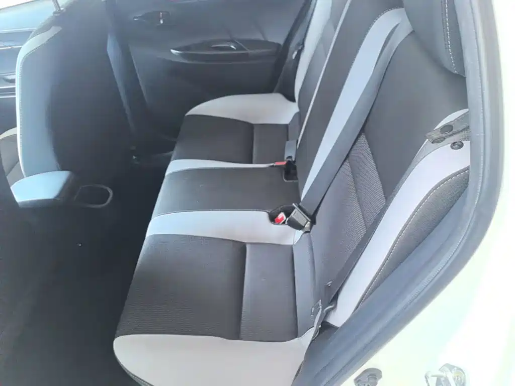 Toyota Yaris L 2019 — фото 17