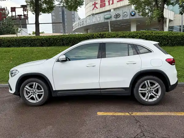 Mercedes-Benz GLA 2023