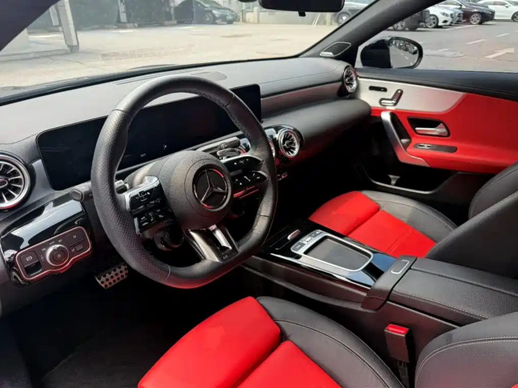 Mercedes-Benz A-Class AMG 2025 — фото 9