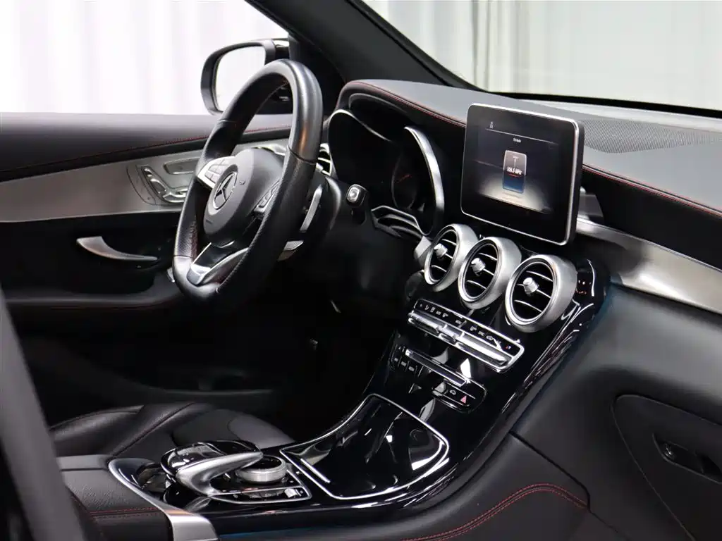 Mercedes-Benz GLC AMG 2019 — фото 16