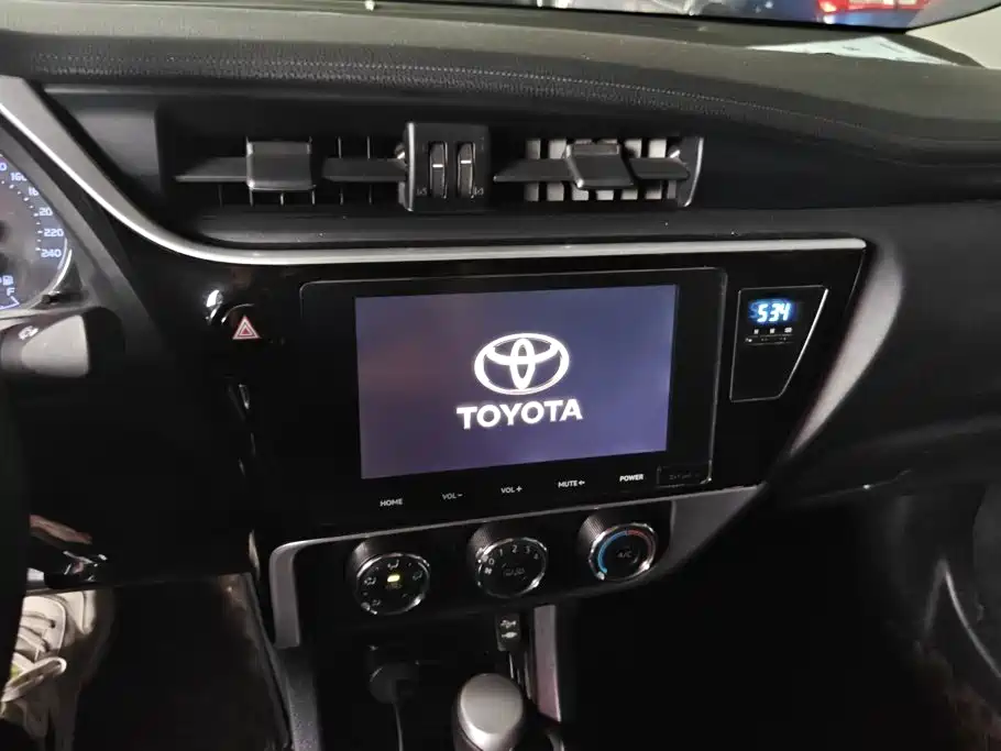 Toyota Corolla 2019 — фото 13