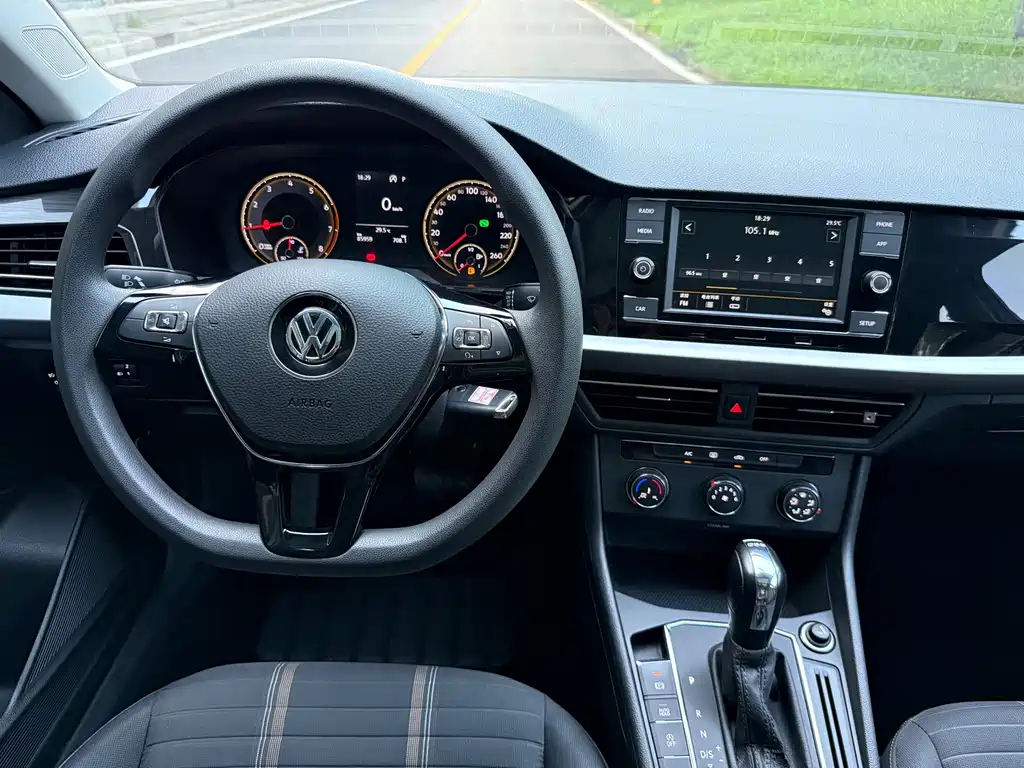 Volkswagen Lavida 2019 — фото 13