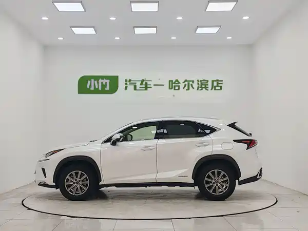 Lexus NX 2021