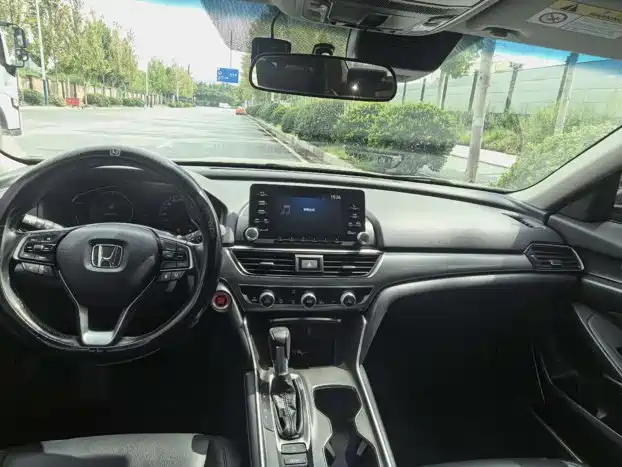 Honda Accord 2019 — фото 14