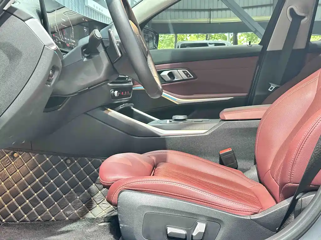 BMW 3 Series 2023 — фото 10