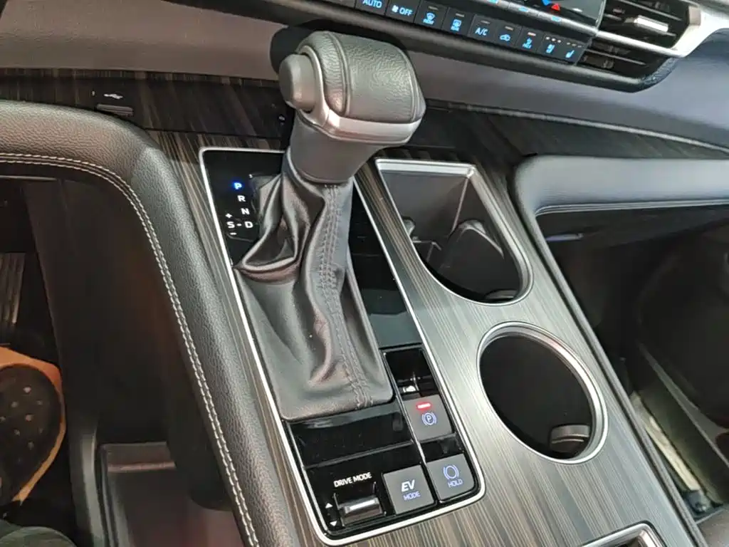 Toyota Sienna 2022 — фото 14