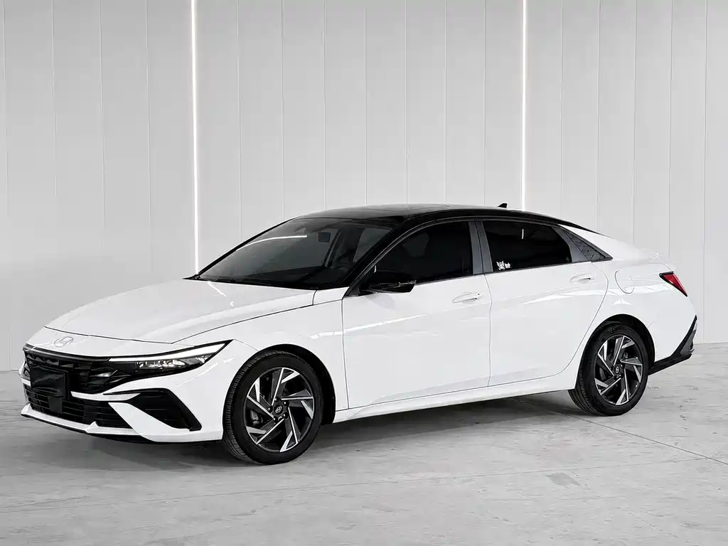 Hyundai Elantra 2023 — фото 9