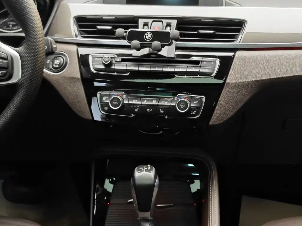 BMW X1 2017 — фото 19