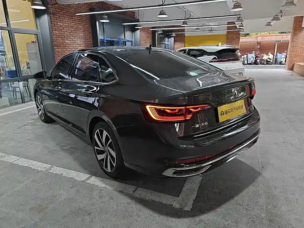Volkswagen Sagitar 2024