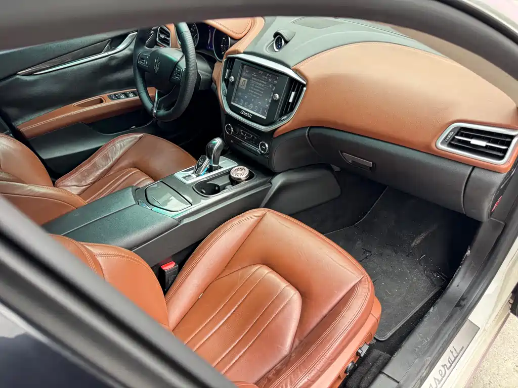 Maserati Ghibli 2015 — фото 20