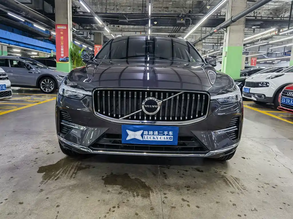 Volvo XC60 2022 — фото 2