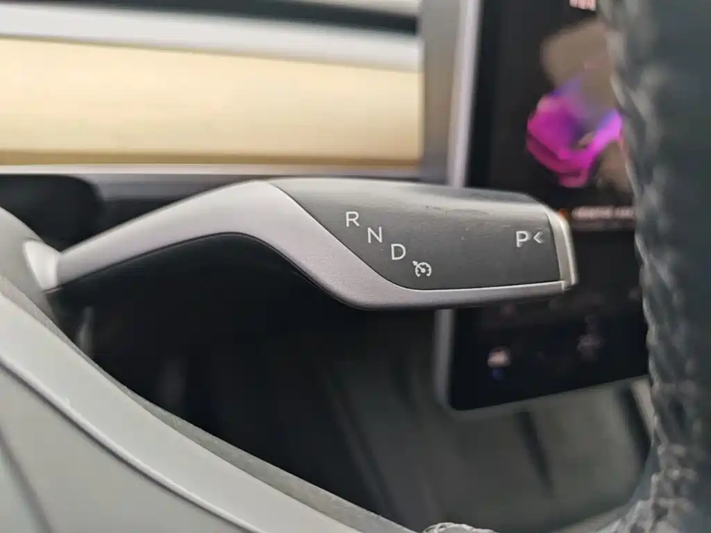 Tesla Model Y 2023 — фото 14