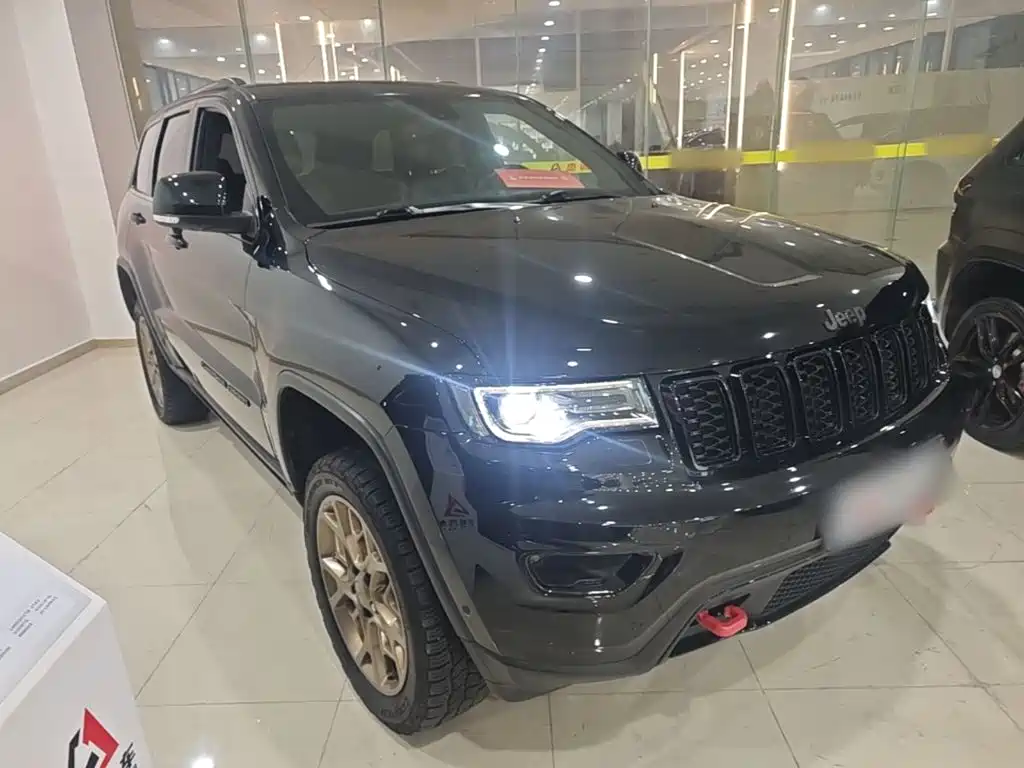 Jeep Grand Cherokee 2021 — фото 4